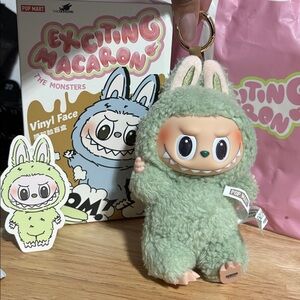 Pop Mart Exciting Macaron Vinyl Face Toy - Blue cONFIRMED box green grape